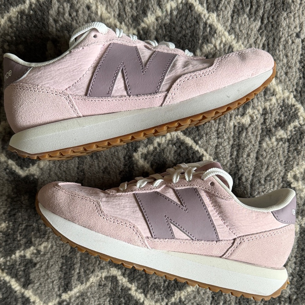 like new - New Balance 237 sneakers